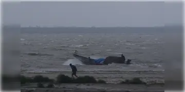 Read more about - Cyclone Dana Update | শেষ 'দানা'র ল্যান্ডফল! দুপুরের মধ্যে শক্তি হারিয়ে সাইক্লোন থেকে সাধারণ ঘূর্ণিঝড়ে পরিণত হবে 'দানা'