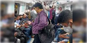 Read more about - কোভিড সংক্রমণ বাড়ায় মাস্ক পরা বাধ্যতামূলক করার কড়া সিদ্ধান্ত নিল মেট্রো রেল