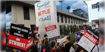 Read more about - Hollywood | প্রায় ৪০ বছর পর এতো বড় ধর্মঘট হলিউডে! কর্মবিরতি লক্ষাধিক চিত্রনাট্যকার ও অভিনেতাদের!