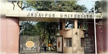 Read more about - Jadavpur University | ফের যাদবপুর বিশ্ববিদ্যালয়ে ছাত্রীমৃত্যু, কলেজের পুকুর থেকে উদ্ধার দেহ, মৃত্যু ঘিরে ঘনাচ্ছে ধোঁয়াশা