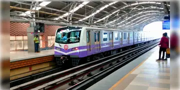 Read more about - Kolkata Metro | ১৪ই জুলাই থেকে বাড়বে মেট্রো সংখ্যা! পরিবর্তন শেষ মেট্রোর সময়সূচিতেও!