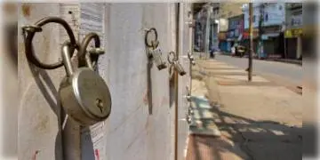 Read more about - এক সপ্তাহের জন্য নাগপুরে লকডাউন, করোনার দ্বিতীয় ঢেউ আটকাতে এমন সিদ্ধান্ত মুখ্যমন্ত্রীর