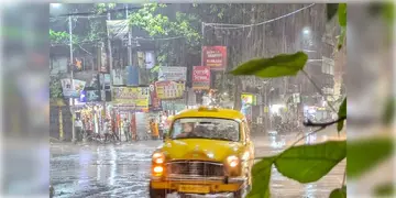 Read more about - Weather Update | কাটছে ঘূর্ণাবর্তের কালো মেঘ, ছিটেফোঁটা বৃষ্টির আশঙ্কা মহানগরীতে, একনজরে আজকের আবহাওয়া