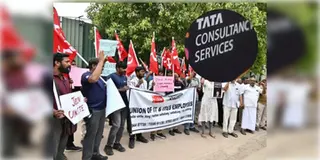 Read more about - TCS Layoff Protest | ১২ হাজার নয়, ৩০ হাজার কর্মী ছাঁটাই করবে TCS? দেশজুড়ে বিক্ষোভ!