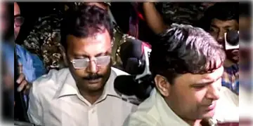 Read more about - Sandip Ghosh | ৮ দিনের সিবিআই হেফাজতে সন্দীপ ঘোষ, আদালত চত্বরেই উঠলো ‘ধিক্কার’, ‘চোর’ স্লোগান