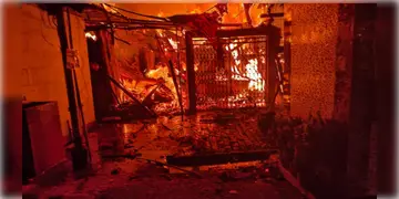 Read more about - Nimtala Fire । ফের ভয়াবহ অগ্নিকান্ড শহর কলকাতায়, মধ্যরাতে পুড়ে ছাই পাঁচপাঁচটি কাঠের গোলা, ঘরছাড়া ১৭টি পরিবার