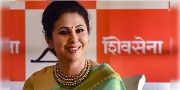 Read more about - এসি ঘরে বসে টুইট করে না মানুষের পাশে থেকে, মানুষের জন্য কাজ করতে চান অভিনেত্রী ঊর্মিলা।