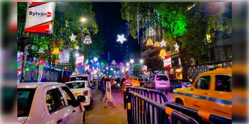 Read more about - Park Street | "আলোয় ঢাকছে চেনা পার্কস্ট্রিট!"- পুলিশি নিরাপত্তায় মুড়ছে ধর্মতলা চত্বর