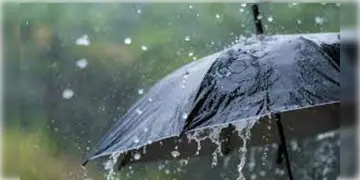 Read more about - Weather | বাংলার জেলাগুলিতে ঘূর্ণাবতের সাঁড়াশি আক্রমণ, দক্ষিণবঙ্গে কবে ঢুকছে বর্ষা?