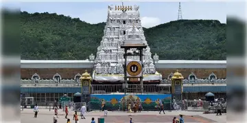 Read more about - Tirupati Temple | পদপিষ্টর ঘটনার পর আগুন! তিরুপতি মন্দিরে অগ্নিকান্ডে আতঙ্কে ভক্তরা