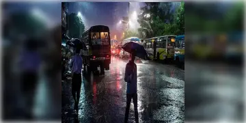 Read more about - গরম থেকে রেহাই দিতে আসছে বৃষ্টি? বাংলার জন্য জরুরি পূর্বাভাস! পরিস্থিতি কতটা বদলাবে