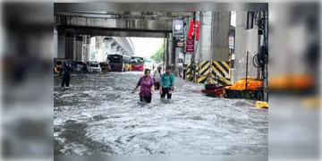 Read more about - WB Weather | শনিবারও দক্ষিণবঙ্গের একাধিক জেলায় রয়েছে ভারী বৃষ্টিপাতের সম্ভাবনা