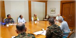 Read more about - Ind-Pak Meeting | ভারত-পাক বৈঠকের প্রস্তুতিতে কেন্দ্র, প্রধানমন্ত্রীর বাসভবনে চলছে বিশেষ মিটিং!