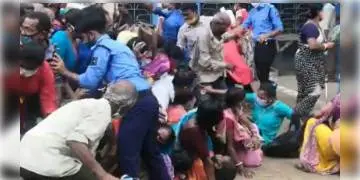 Read more about - দুয়ারে সরকারের শিবিরে হুড়োহুড়ির জেরে হাওড়ায় আহত কয়েক জন, অভিযোগ মানতে নারাজ জেলা প্রশাসন