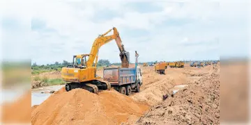 Read more about - ED | বালি পাচার কাণ্ডে ইডির জালে অরুণ শরাফ, বালি থেকে গ্রেপ্তার ব্যবসায়ী