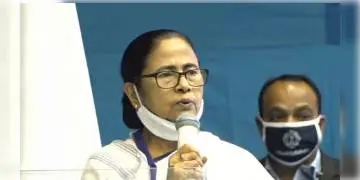 Read more about - রেশন ডিলাররাও করোনাযোদ্ধা, লাইসেন্স নবীকরণের সময় ১ বছর থেকে বেড়ে হল ৩ বছর, ঘোষণা মুখ্যমন্ত্রীর