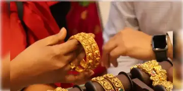 Read more about - Gold Price Today | বিয়ের মরসুমে ৮৪ হাজারের গন্ডি ছাড়ালো সোনার দর, মাথায় হাত মধ্যবিত্তদের