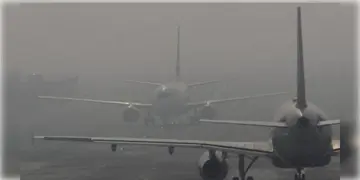 Read more about - Fog | ঘন কুয়াশার জেরে বাগডোগরা বিমানবন্দরে বাতিল বিমান ওঠানামা! কুয়াশার কারণে জাতীয় সড়কে হয় ভয়াবহ পথ দুর্ঘটনা