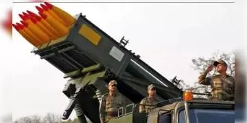 Read more about - লাদাখ সীমান্তে প্রচুর অস্ত্র মজুত করছে ভারত। রয়েছে পাকিস্তান ও চিনের যৌথ হামলার আশঙ্কা!