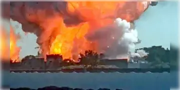 Read more about - Kalyani Factory Blast | বিস্ফোরণে উড়ে গেলো ছাদ! কল্যাণীতে বাজি কারখানায় বিস্ফোরণে কমপক্ষে তিন জনের মৃত্যু!