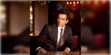 Read more about - ফের আরো একবার মানুষের পাশে এসে সাহায্যের হাত বাড়িয়ে দিলেন বলিউডের অভিনেতা সোনু সুদ