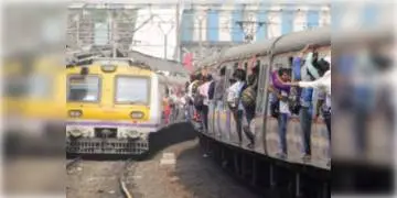 Read more about - করোনা আবহে বড় সিদ্ধান্ত নিল ভারতীয় রেল, মাস্ক না পরে ট্রেনে উঠলে দিতে হবে জরিমানা