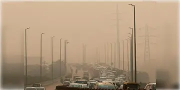 Read more about - New Delhi Air Pollution । রাজধানী নয়াদিল্লি ঢাকছে দূষিত বাতাসে, বন্ধ হচ্ছে যান চলাচল