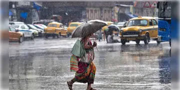 Read more about - Weather Update | কাটছে না ঘূর্ণাবর্ত, বাংলার আকাশে ফের ঘনাচ্ছে কালো মেঘ, একনজরে মহানগরের আজকের আবহাওয়া আপডেট