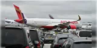 Read more about - Air India Flight | এয়ার ইন্ডিয়ার বিমানে এবার বোমাতঙ্ক! থাইল্যান্ড থেকে ফেরার সময় করতে হলো জরুরি অবতরণ!