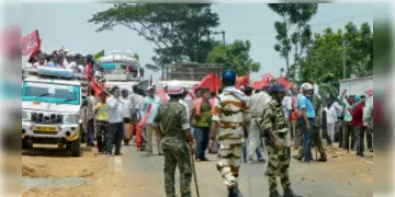 Read more about - Panchayat Election 2023 | পঞ্চায়েত নির্বাচনের ঘন্টা বাজতেই উত্তপ্ত রাজ্য! স্পর্শকাতর জেলায় কেন্দ্রীয় বাহিনী মোতায়েনের নির্দেশ!