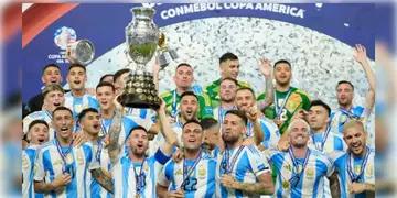Read more about - Copa America । কোপার রং নীল-সাদা! কলম্বিয়াকে হারিয়ে কোপা আমেরিকা চ্যাম্পিয়ন আর্জেন্তিনা!