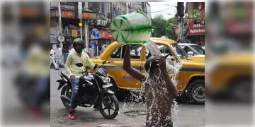 Read more about - Weather Update | গরমের দাবদাহে জেরবার কলকাতা, একনজরে মহানগরীর আজকের আবহাওয়া আপডেট