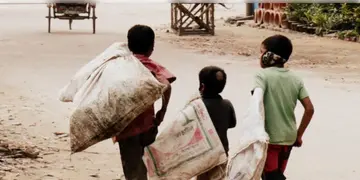 Read more about - Bangladesh | বাংলাদেশে বাড়ছে শিশুশ্রম! পথশিশুদের অর্ধেকই যুক্ত মাদক সরবরাহ চেইনে! বেশি বাল্যবিবাহের হারও