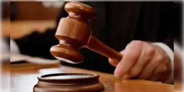 Read more about - গোয়ার কোনও রেস্তোরাঁর মালিকানাই নেই কেন্দ্রীয় মন্ত্রী স্মৃতি ইরানি বা তাঁর মেয়ের নামে, এমনটাই মন্তব্য করলো দিল্লি হাইকোর্ট