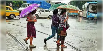 Read more about - Weather Update | ঝড়বৃষ্টির আশংঙ্কা মহানগরে, কেমন থাকবে কলকাতার আজকের আবহাওয়া?