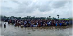 Read more about - Bangladesh Border | পশ্চিমবঙ্গের বিভিন্ন সীমান্তে বাংলাদেশি হিন্দুদের ভিড়! গত ৩ দিনে BGB'র সঙ্গে ৮৩টি বৈঠক করলো বিএসএফ