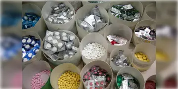 Read more about - Antibiotic | বাড়ছে ব্যাকটেরিয়াদের অ্যান্টিবায়োটিক প্রতিরোধের ক্ষমতা! রক্তে সংক্রমণ, নিউমোনিয়া এবং টাইফয়েডের ক্ষেত্রে কাজ করছে না ওষুধ