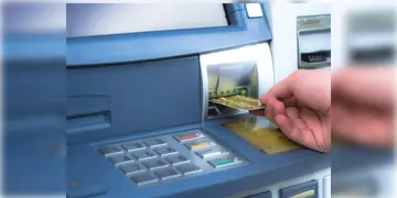 Read more about - RBI | ATM থেকে টাকা তোলার সময় আর হবে না 'বড়' নোটের ঝামেলা! ১০০, ২০০ টাকা নিয়ে নির্দেশ RBIর!