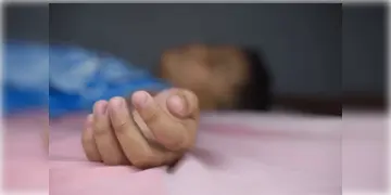 Read more about - Hooghly | সহপাঠীর ঘুসিতে প্রাণ গেল দশম শ্রেণীর ছাত্রের! চাঞ্চল্যকর ঘটনা চাঁপদানির স্কুলে!