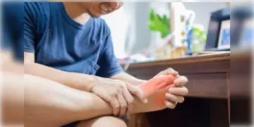 Read more about - Uric Acid | ঘরে ঘরে ইউরিক অ্যাসিডের সমস্যা! জানুন সুস্থ্য হতে কী করবেন এবং ডায়েট চার্টে রাখবেন কোন কোন খাবার?