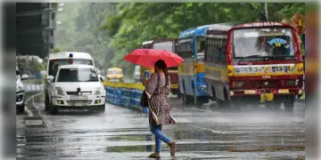 Read more about - West Bengal Weather | মঙ্গলবার পর্যন্ত বৃষ্টির পূর্বাভাস রাজ্যে! ঘূর্ণাবর্তের জেরে বর্ষণ হতে পারে অধিকাংশ জেলায়!