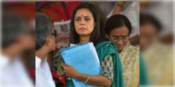 Read more about - Mahua Moitra | ‘ঘুষের বিনিময়ে প্রশ্ন’ কাণ্ডে স্বস্তি মহুয়ার, এখনই CBI চার্জশিট নয়- নির্দেশ দিল্লি হাইকোর্টের