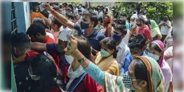 Read more about - কোভিড টিকাকরণের ক্ষেত্রে বাংলায় চালু হচ্ছে একগুচ্ছ নয়াবিধি, টিকাকেন্দ্রে ভিড় এড়াতেই এই নয়া পদক্ষেপ