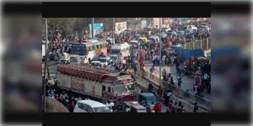 Read more about - Mahakumbh | পদপিষ্টের ঘটনার জের, মহাকুম্ভে ‘নো ভেহিকল জ়োন’ চালু করলো যোগী সরকার