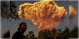 Read more about - Volcano Erupts in Indonesia | ইন্দোনেশিয়ায় জেগে উঠেছে আগ্নেয়গিরি! বাতিল ভারত থেকে বালিগামী একাধিক উড়ান!