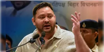 Read more about - Bihar Election | ভোটার তালিকা সংশোধন নিয়ে বিতর্ক তুঙ্গে, ভোট বয়কটের হুমকি আরজেডি নেতা তেজস্বী যাদবের!