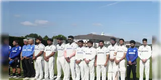 Read more about - WTC Final | আমেদাবাদের বিমান দুর্ঘটনায় লর্ডসে নীরবতা পালন, কালো ব্যাজে ক্রিকেটাররা