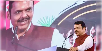 Read more about - Devendra Fadnavis | মহারাষ্ট্রের মুখ্যমন্ত্রী হবেন দেবেন্দ্র ফড়ণবিসই! বৃহস্পতিবার তাঁর সঙ্গে শপথ নেবেন অজিত ও শিণ্ডে