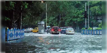 Read more about - WB Weather | বঙ্গোপসাগরে সাইক্লোন সার্কুলেশনের জের! দক্ষিণবঙ্গে দিনভর বৃষ্টি! জারি হলুদ সতর্কতা!