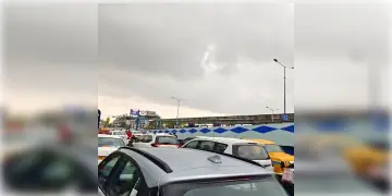 Read more about - উত্তরবঙ্গে অব্যাহত থাকবে ভারী বৃষ্টিপাত, জেনে নিন দক্ষিণবঙ্গে আবহাওয়ার কী পূর্বাভাস রয়েছে